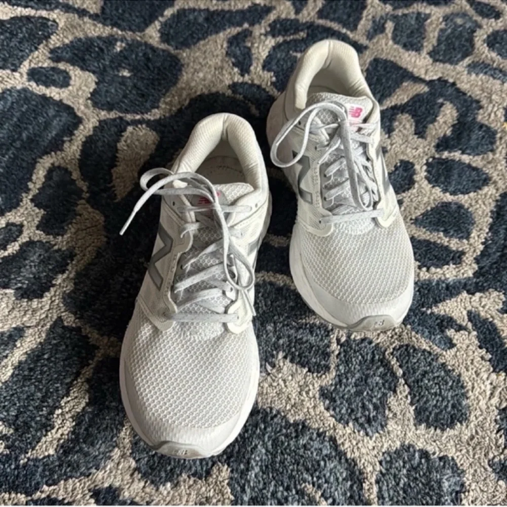 New Balance Fresh Foam 1165 Women's Athletic Running Shoes Cancer Awareness Sz 8 - Picture 2 of 10